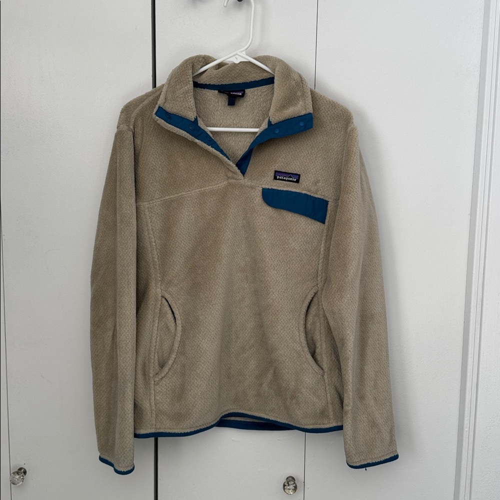 Patagonia Beige and Teal Snap-T Fleece